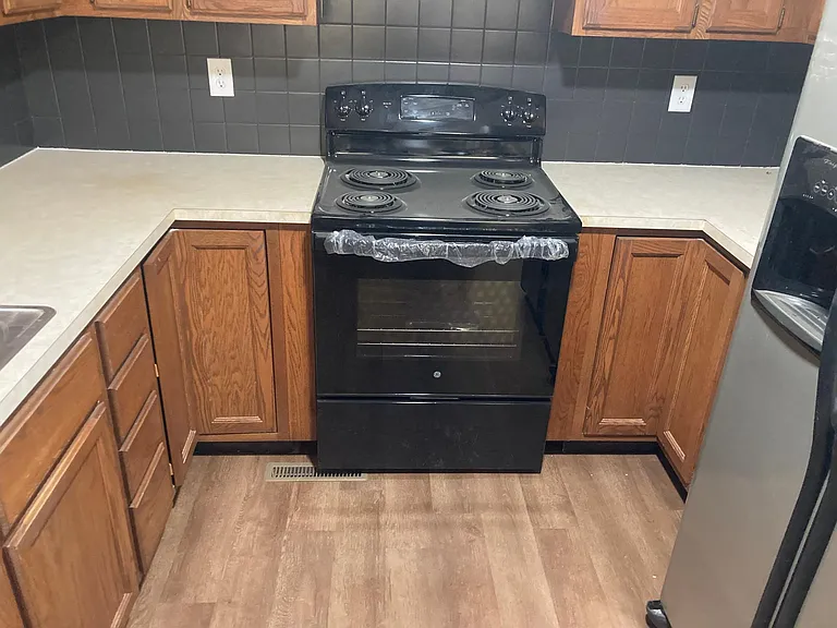 1511 N Lark Ln — Photo 8