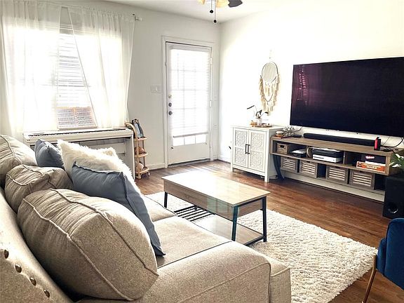 3rd image of 1848 Portsmouth St #1