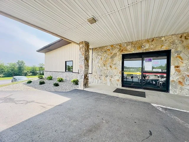 Studio, 1465 sqft, $2,442 — Photo 4