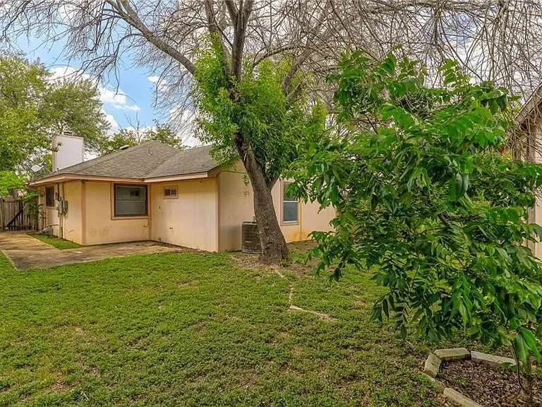 16821 Whitebrush Loop — Photo 23