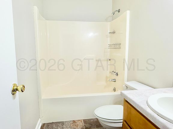 3rd image of 294 Maderia Dr