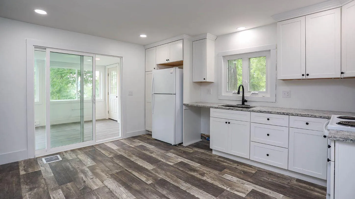 4 bed, 2000 sqft, $2,400 — Photo 1