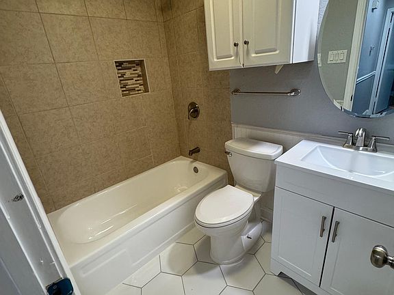5th image of 2911 Penny Ln