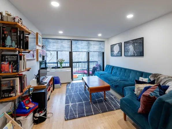 207 Prospect Park South West image 1 of 9