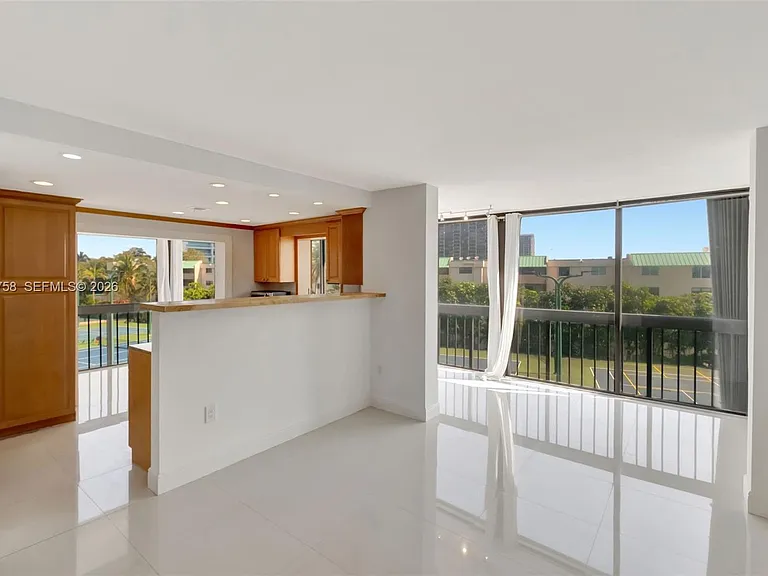 2333 Brickell Ave #305 — Photo 7