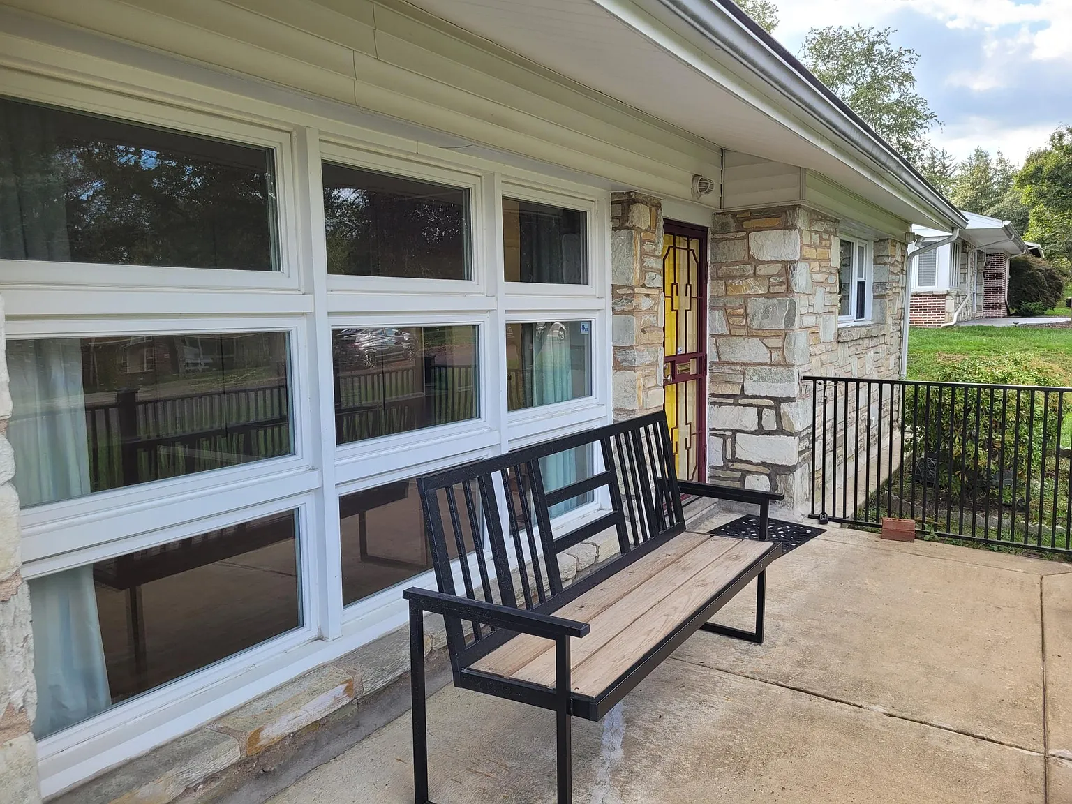 3 bed, 1884 sqft, $3,200 — Photo 3