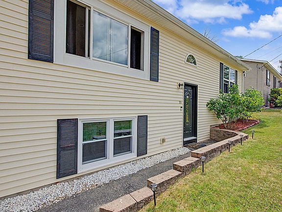 4th image of 55 Hillcrest Avenue
