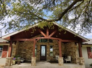405 Kiowa Dr W, Lake Kiowa, TX 76240