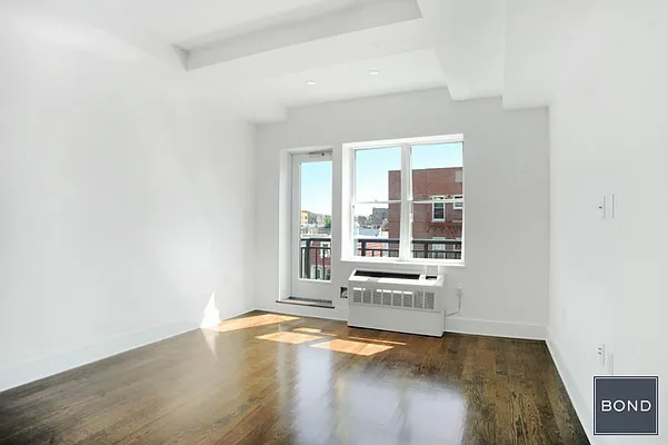 Sold by Bond New York | media 19