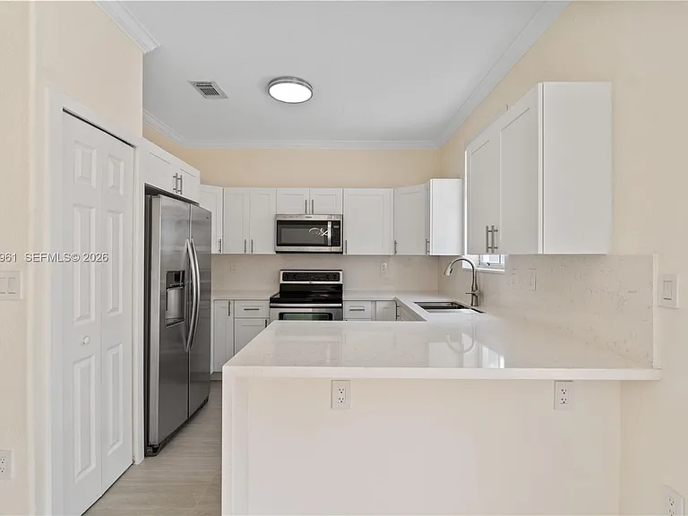 11476 NW 77th Ln — Photo 10