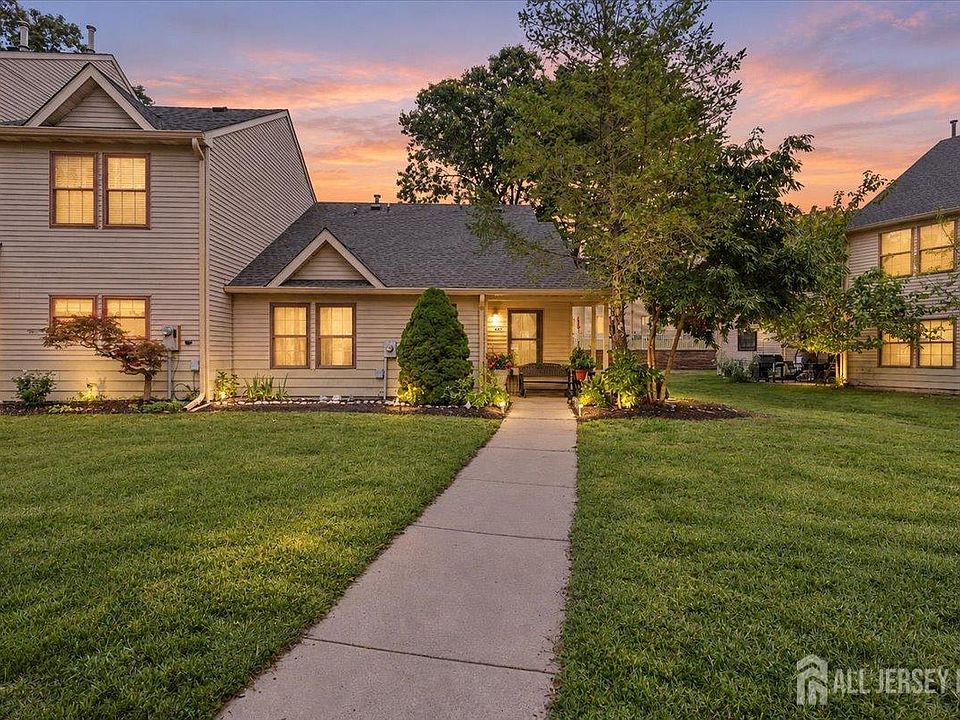 1st image of 607 Bluebell Dr