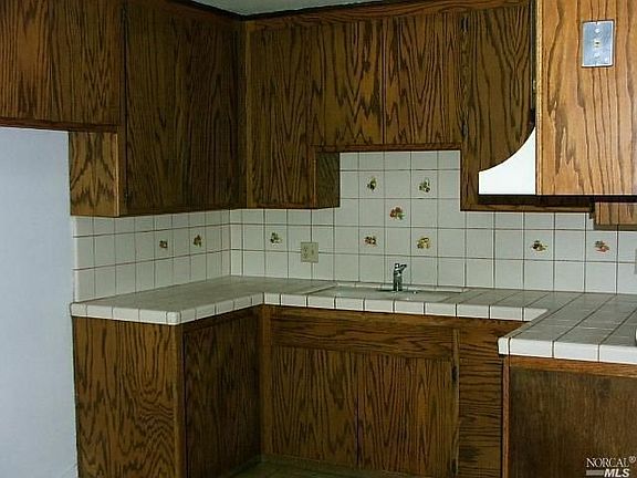 2nd image of 1278 Balsam Way