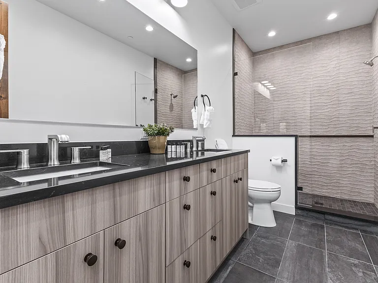 Bathroom|Shower|Toilet