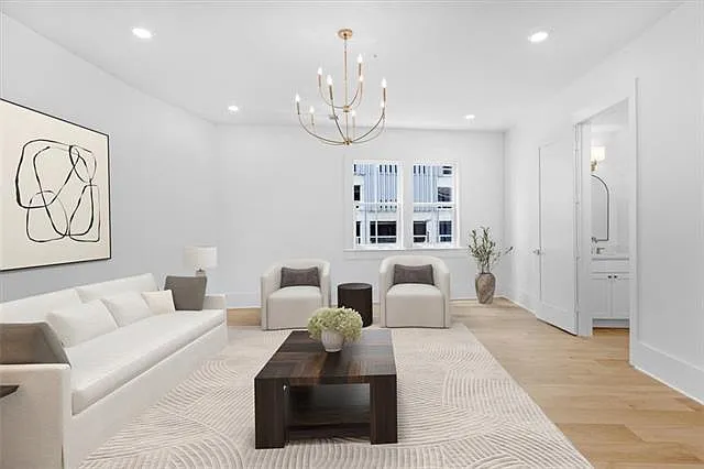 3 bed, 2.5 bath, 2029 sqft, $4,000 — Photo 4