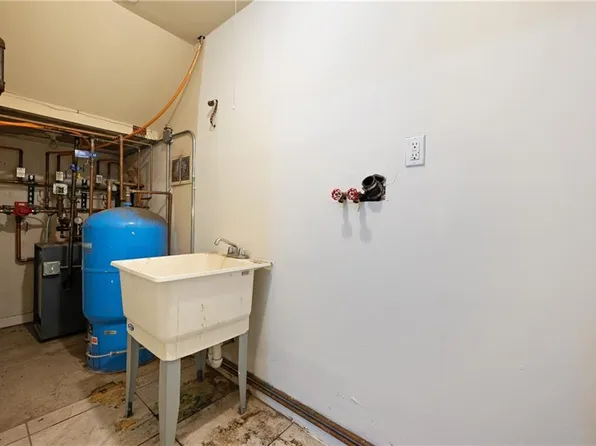 186 Union Avenue image 17 of 19