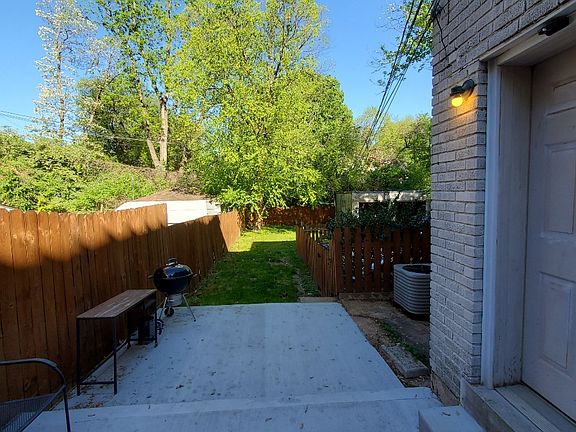 4th image of 1014 E Linden Ave