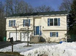 96 Jessen Pl, Beacon, NY 12508