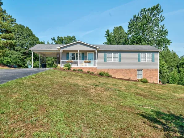 1020 Twin Arch Dr, Danville, VA 24540