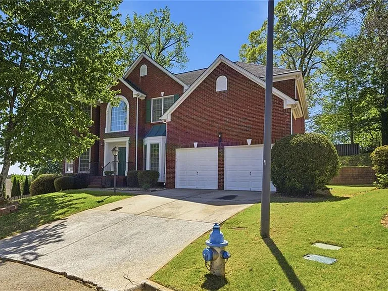 1702 Clay Brooke Ct SE — Photo 1