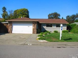 4 Santiago Ct, Novato, CA 94947