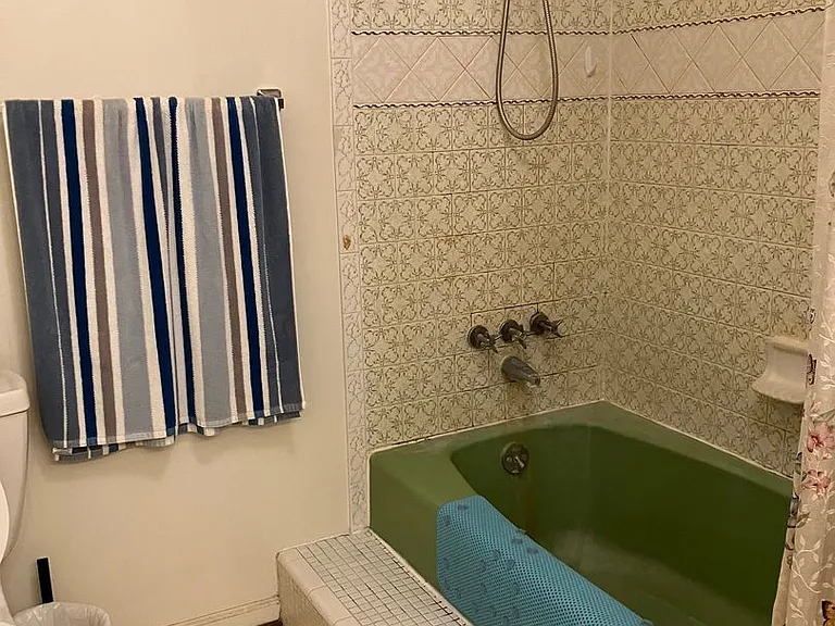 4852 Rosewell Dr — Photo 30