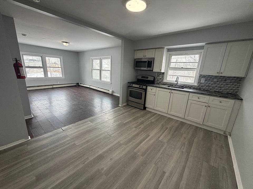 1st image of 1026 Chandler Ave Floor 2