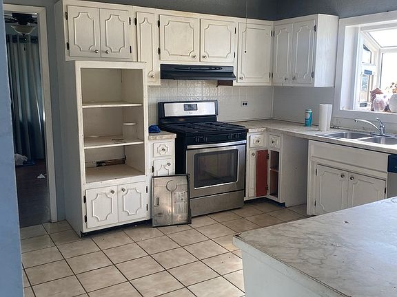 5th image of 6818 Maple Ct