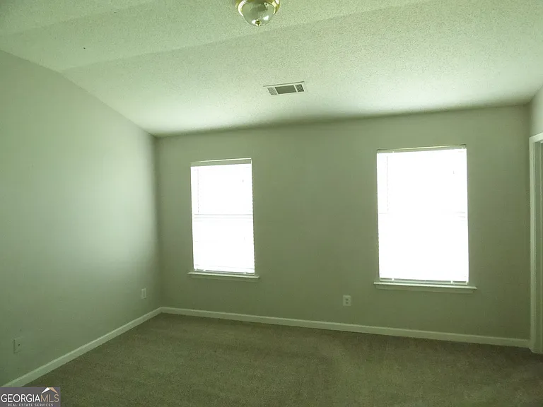 1465 April Ln — Photo 18