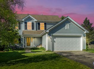 278 S Quail Hollow Ct, Round Lake, IL