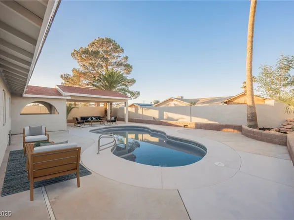 6750 Laronda Ln, Las Vegas, NV 89156