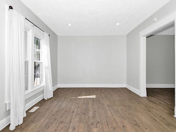 2nd image of 1103 Sterling St