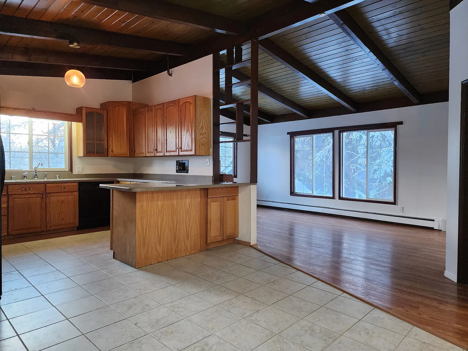 3 bed, 1250 sqft, $2,000 — Photo 2