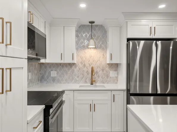 3 Devens St, Charlestown, MA