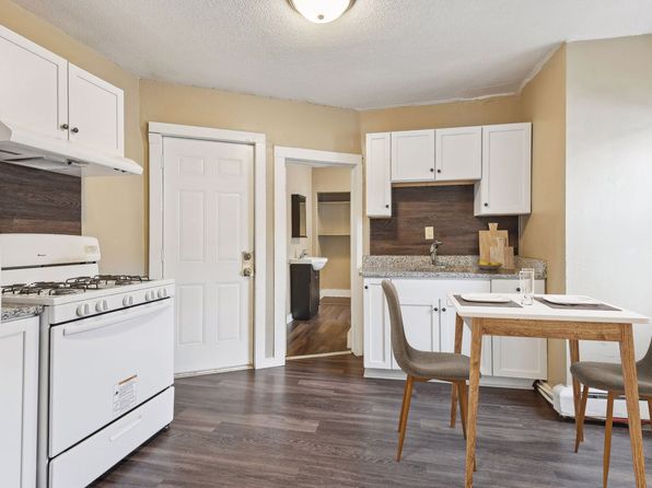 953 Desoto St #4