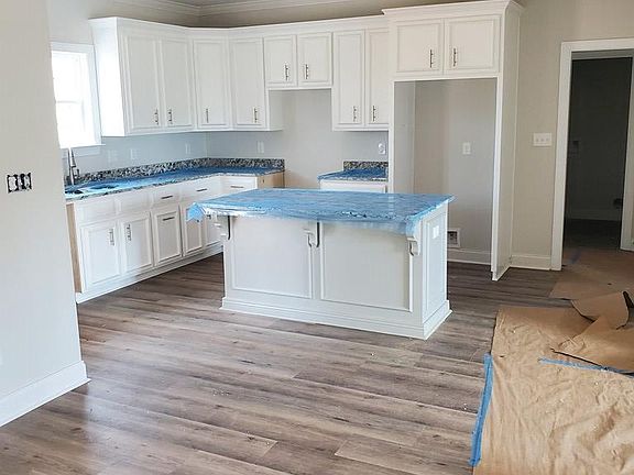 3rd image of 115 Donley Dr