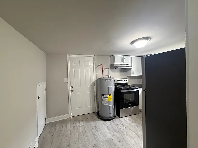 2208 Keswick Ave — Photo 11