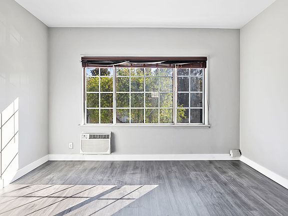 4th image of 8901-8917 Clifton Way #8903