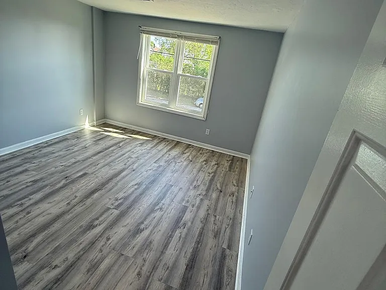14 Saratoga Ave — Photo 5