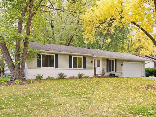 1701 James Pl, Burnsville, MN 55337