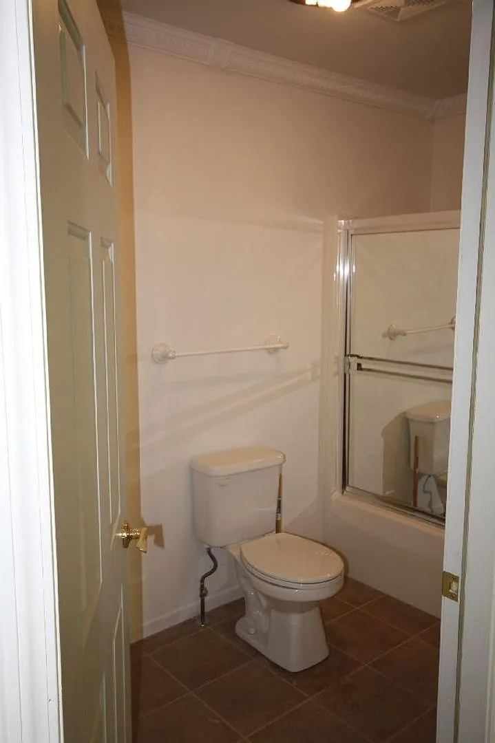527 Milwaukee Ave — Photo 4