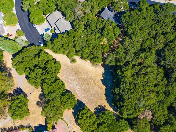 4th image of 17200 Los Robles Way