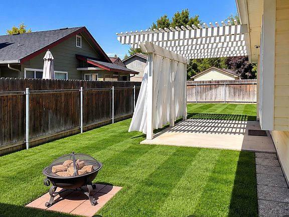3rd image of 6919 N Glencrest Way