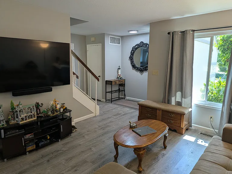 Viewpoint Ct — Photo 5