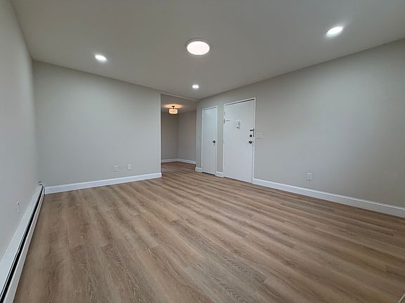 3rd image of 37-39 Magnolia St #3