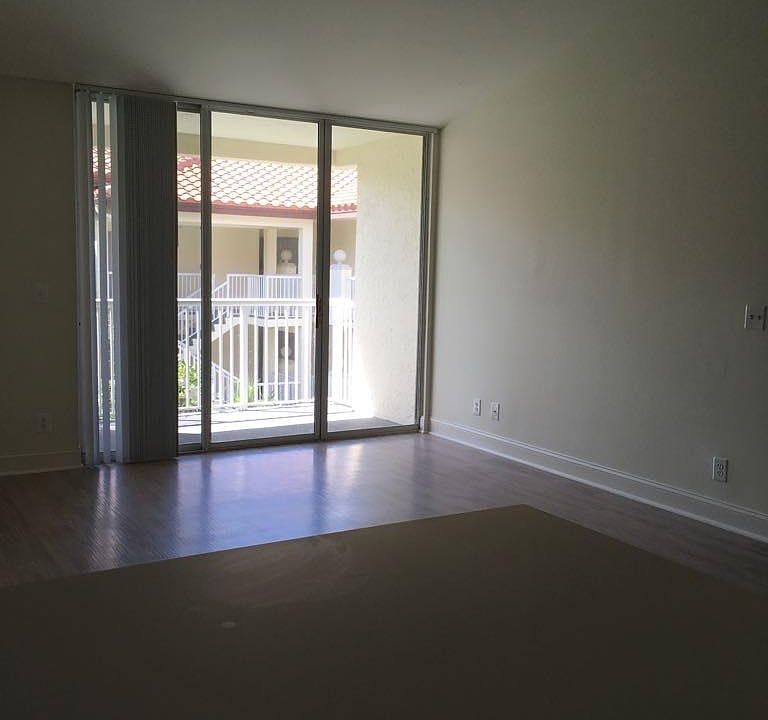 1st image of 3608 NE 207th Ter