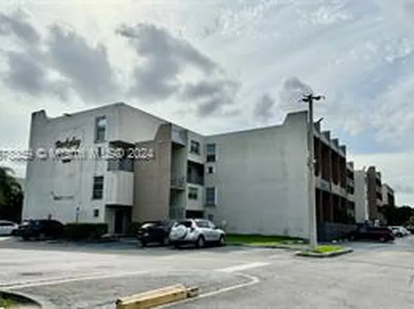 10900 SW 104th St #390, Miami, FL 33176