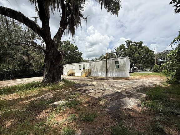 3rd image of 5642 MEADOW GLEN ROAD