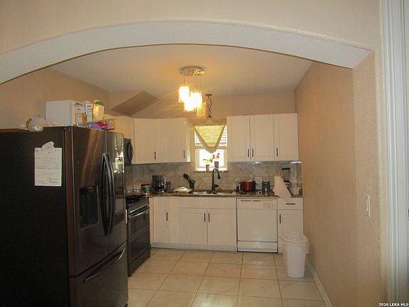 2nd image of 1102 saint marys