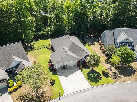 2nd image of 132 Rivers Edge Dr.