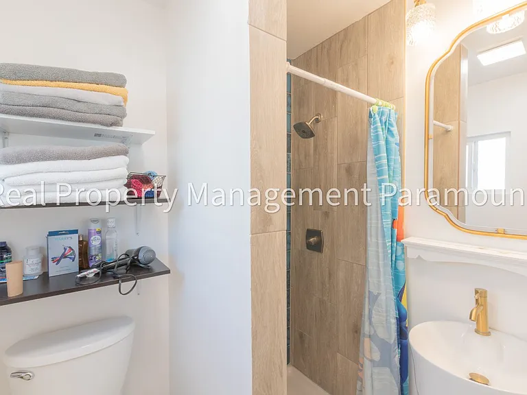 1362 E 61st Street — Photo 26